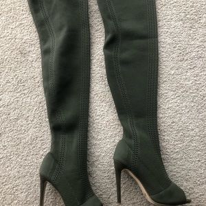 Cape Robbin size 8 never worn thigh high boots